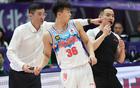 楊鳴面沉如鐵，新疆險勝遼寧，重建勢在必行。