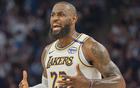 NBA湖人遭黑，老詹受打壓，東契奇摔倒為犯規(guī)，應(yīng)罰球。