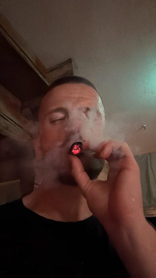 冠軍之味，戴爾抽雪茄慶祝首冠！