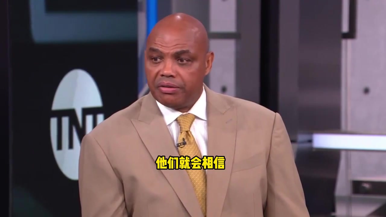 巴克利：約基奇在控制著這支球隊，之前很少看他暫停時情緒激動