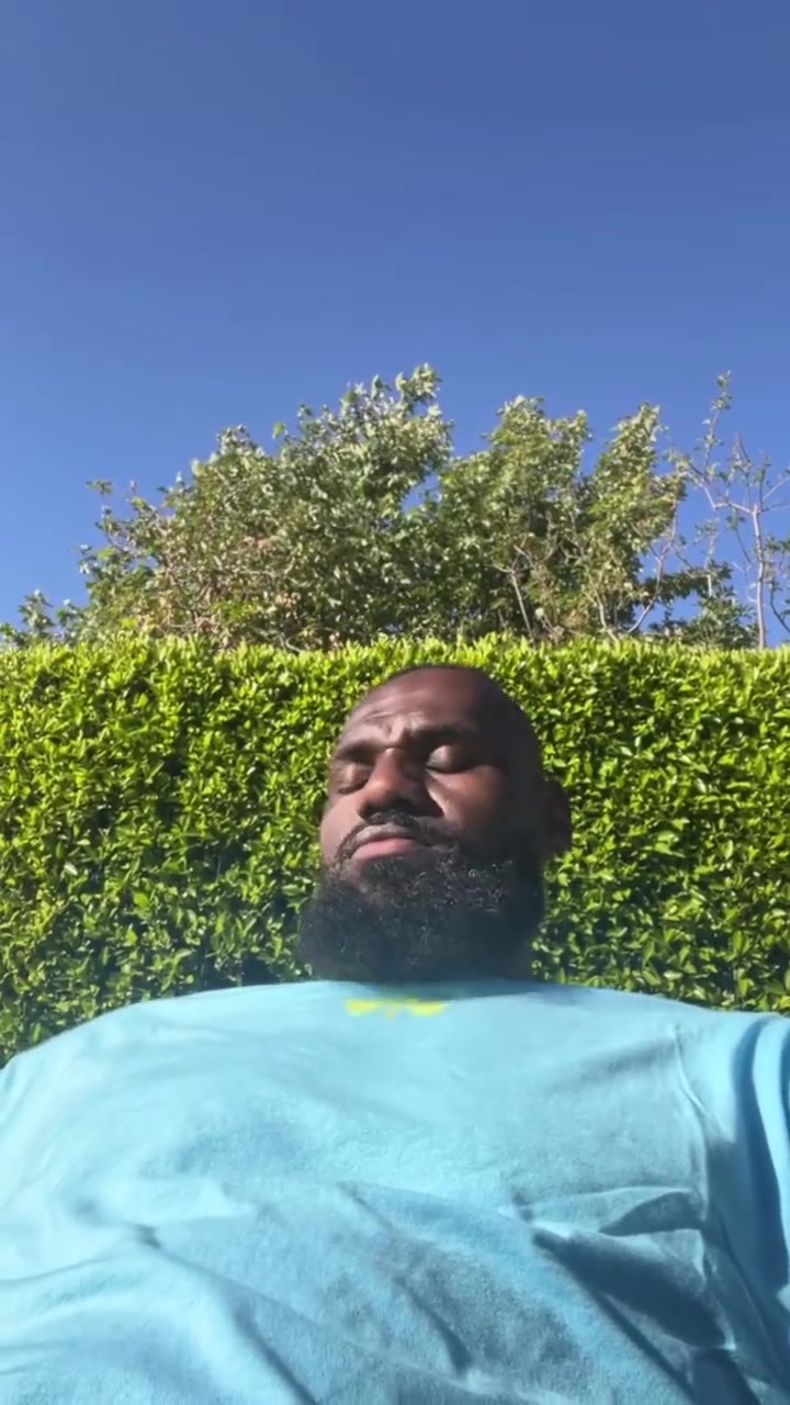 這位老同志快退休了就是愜意！40歲老頭休賽期的午后